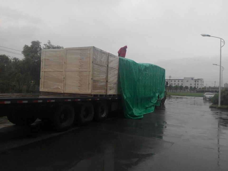 2017年6月北京創(chuàng)聯(lián)匯通電氣-雨中發(fā)貨現(xiàn)場(chǎng)，一直以顧客服務(wù)為較好